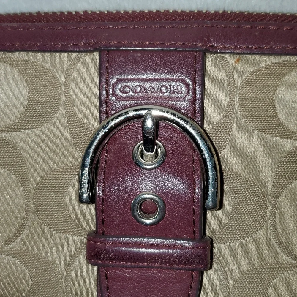 Coach Signature Campbell Buckle Accordion Zip Around Wallet